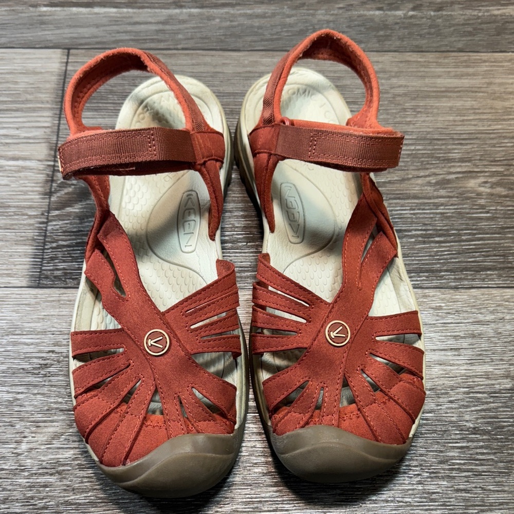 Keen Rust Strappy Sandals woman’s 10 (s274)